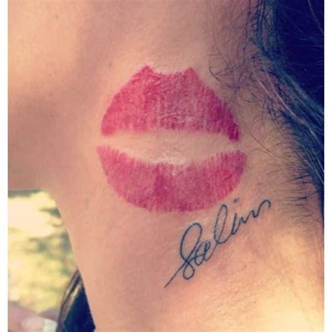 tatuajes de besos para mujeres significado|Significado del tatuaje del beso